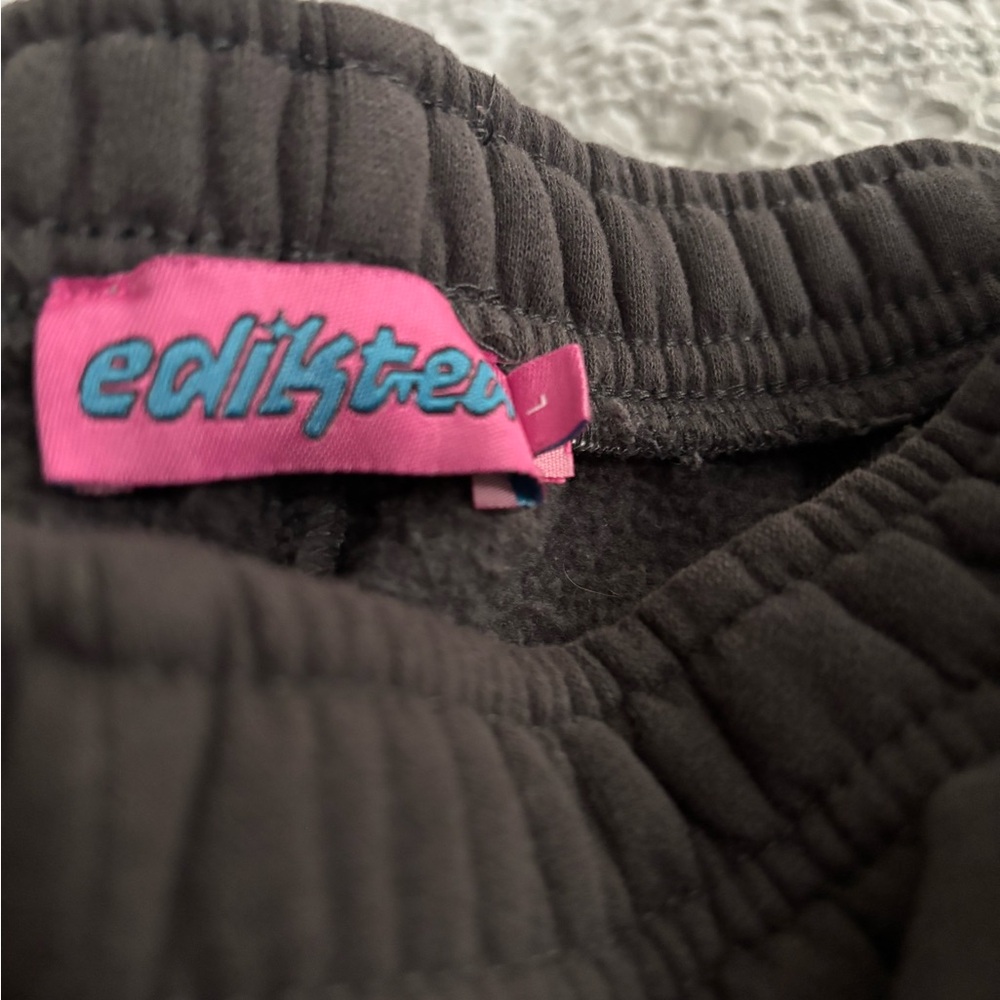 Edikted gray Sweatpants with Pink bows - Picture 5 of 5